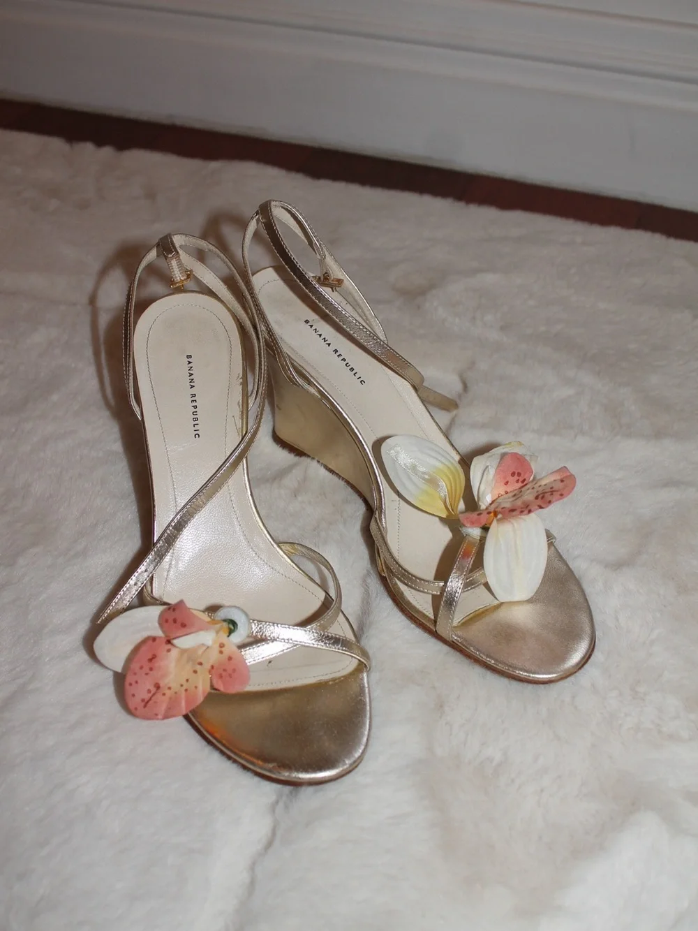 Banana Republic Metallic Gold Slingback Wedge Sandals with Floral Detail